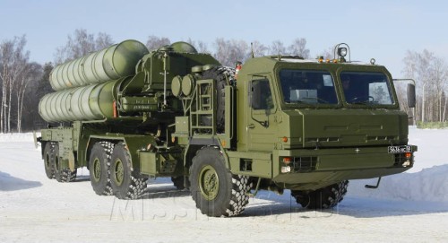 Theo báo Canada, Nga quyết định bán tên lửa phòng không S-400 cho Trung Quốc là một quyết định rất khó khăn, do liên quan đến việc Trung Quốc sao chép trái phép vũ khí trang bị Nga